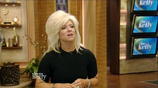 The Long Island Medium Performs a Reading for the LIVE Audience [upl. by Winnie]